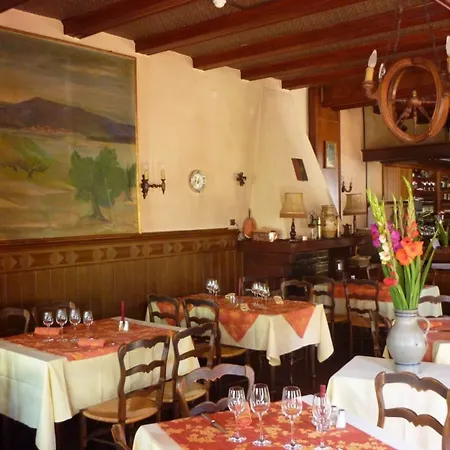 Отель Logis-cit'hotel Des Vosges 5 Rue De La Gare Оберне