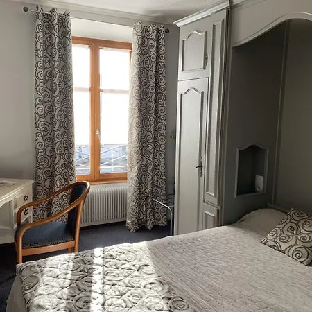 Отель Cit'hotel Des Vosges - 5 Rue De La Gare Оберне