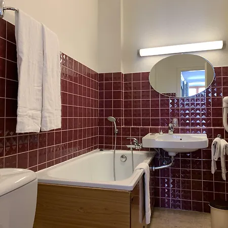 Cit'hotel Des Vosges - 5 Rue De La Gare 2*