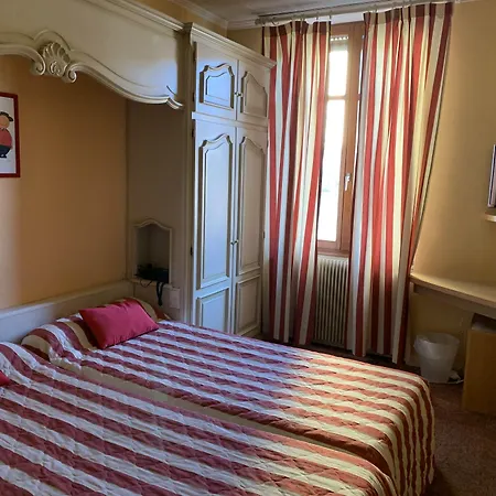 Logis-cit'hotel Des Vosges 5 Rue De La Gare 2* Оберне